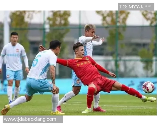 足球明星专访背后的精彩瞬间与独家图片素材分享